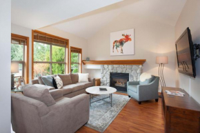 Arrowhead Point 9 | Ski Home, Private Hot Tub, Shuttle Bus to Village